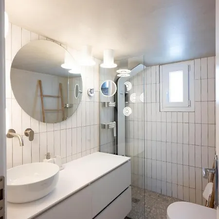 Blue, White And Grey לינה וארוחת בוקר אורנוס