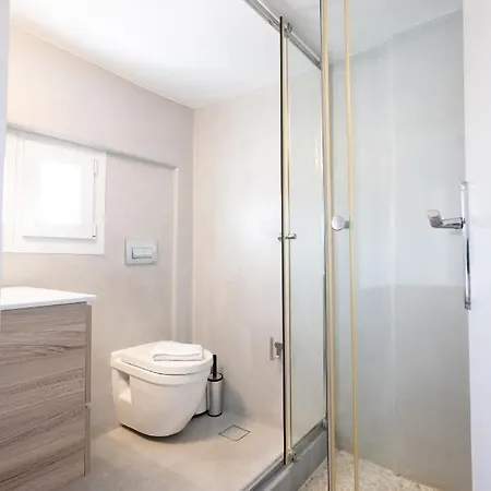 Nocleg ze śniadaniem Blue, White And Grey 4*