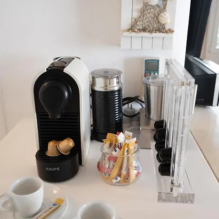 Nocleg ze śniadaniem Blue, White And Grey 4*