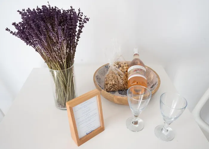 Bed & Breakfast Blue, White And Grey Ornos (Mykonos)