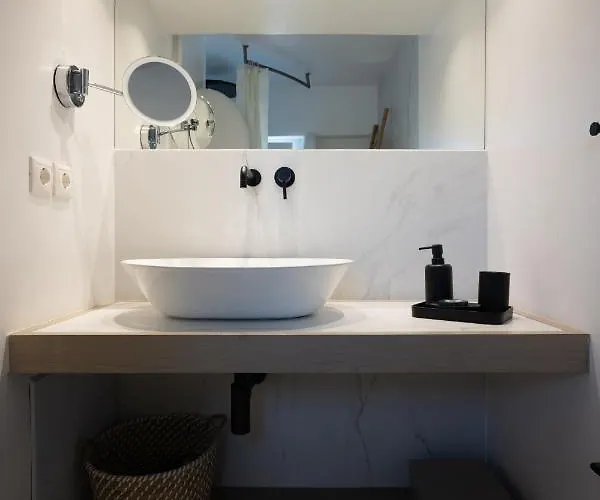 Bed & Breakfast Blue, White And Grey 4*