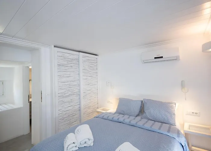 Blue, White And Grey Bed & Breakfast