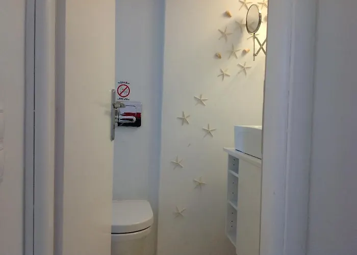 Bed & Breakfast Blue, White And Grey 4*