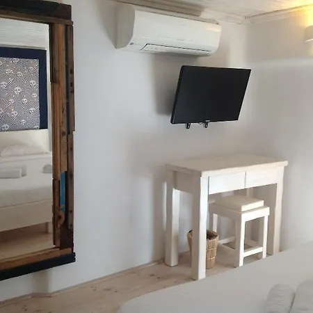 לינה וארוחת בוקר Blue, White And Grey 4*