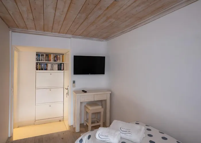 Panzió Blue, White And Grey 4*