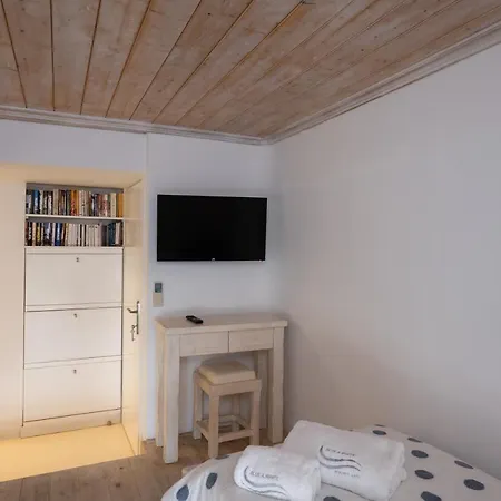 Bed & Breakfast Blue, White And Grey 2*
