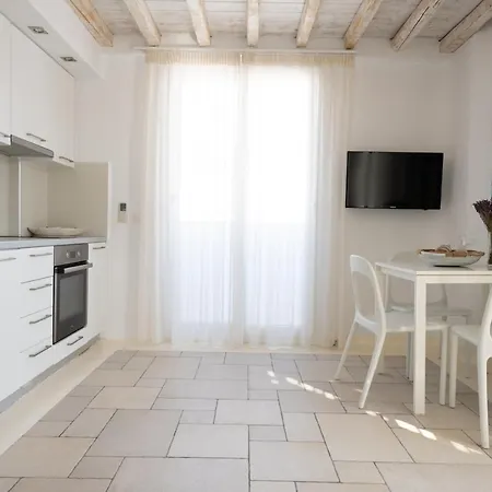 Bed & Breakfast Blue, White And Grey 2*