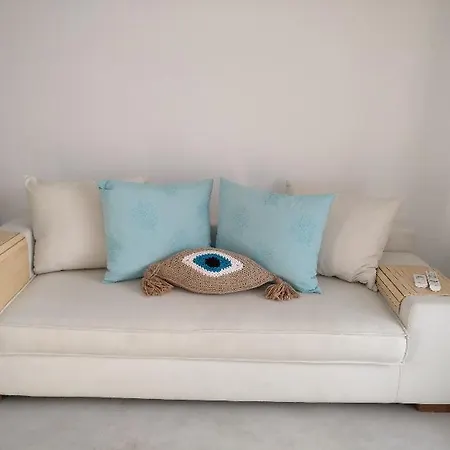 Blue, White And Grey Couette-café Ornos (Mykonos)